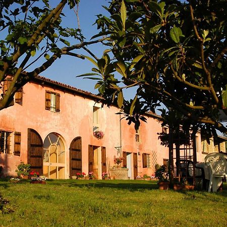 Grazzano Badoglio Cascina Rosa B&B מראה חיצוני תמונה