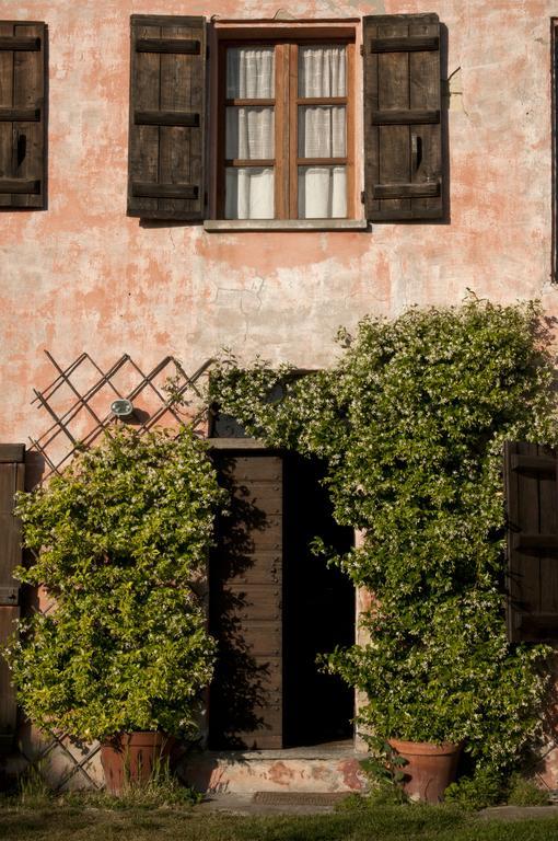 Grazzano Badoglio Cascina Rosa B&B חדר תמונה